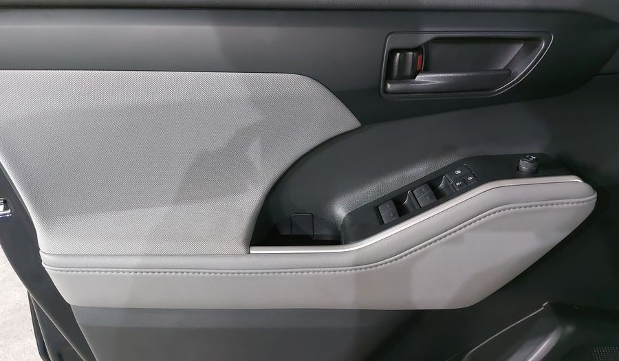 Toyota Highlander 3.5 LE AUTO Suv 2021