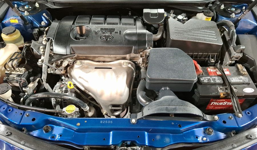 Toyota Camry 2.5 LE 6AT Sedan 2011