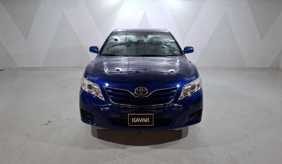 Toyota Camry 2.5 LE 6AT Sedan 2011