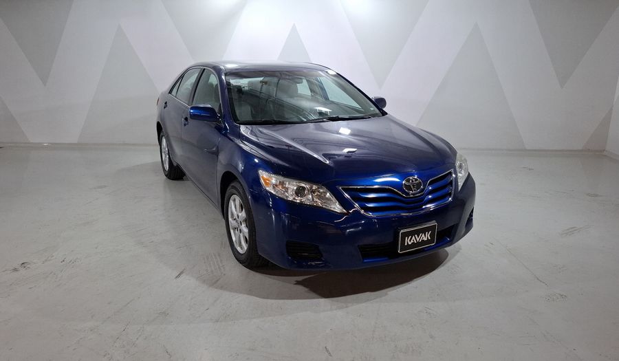 Toyota Camry 2.5 LE 6AT Sedan 2011