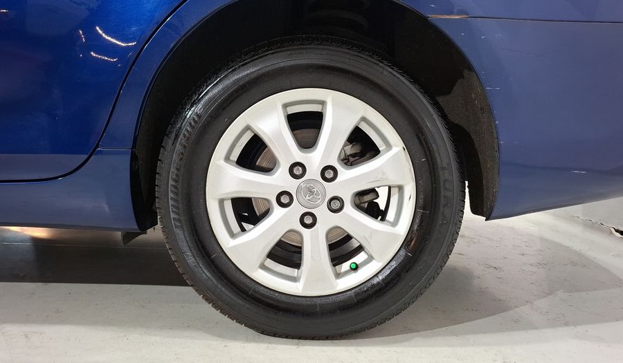 Toyota Camry 2.5 LE 6AT Sedan 2011
