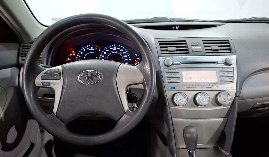 Toyota Camry 2.5 LE 6AT Sedan 2011