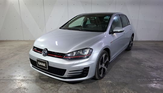Volkswagen • Golf