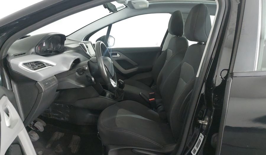 Peugeot 208 ALLURE Hatchback 2017