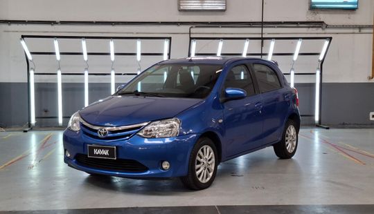 Toyota • Etios