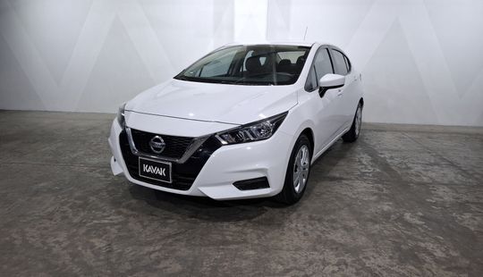 Nissan • Versa
