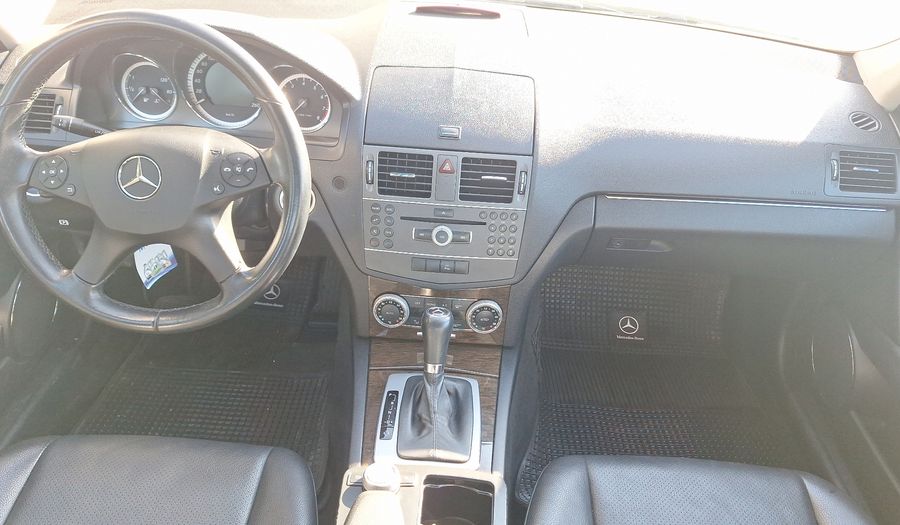 Mercedes Benz Clase C 3.0 300 ELEGANCE Sedan 2011