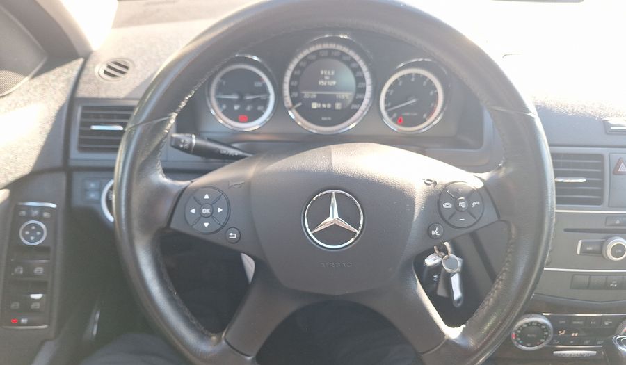 Mercedes Benz Clase C 3.0 300 ELEGANCE Sedan 2011