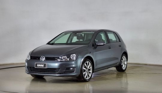 Volkswagen • Golf