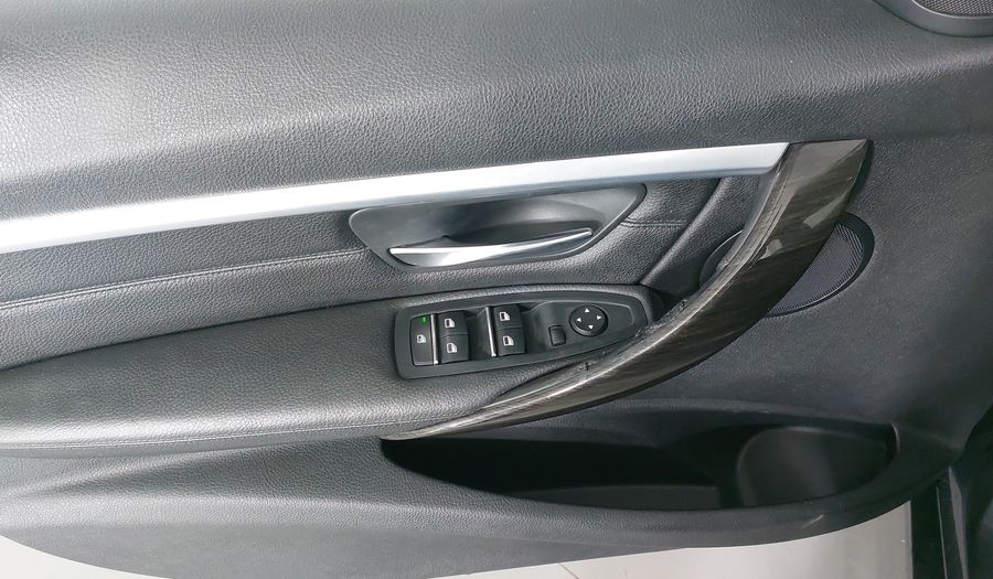 Bmw Serie 3 2.0 330IA LUXURY LINE Sedan 2016