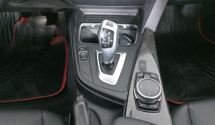 Bmw Serie 3 2.0 330IA LUXURY LINE Sedan 2016