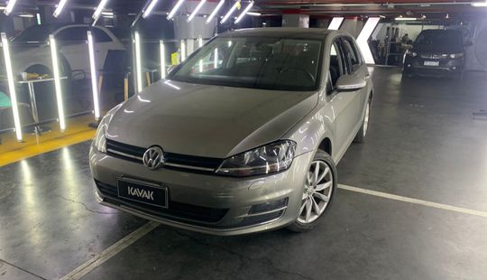 Volkswagen • Golf