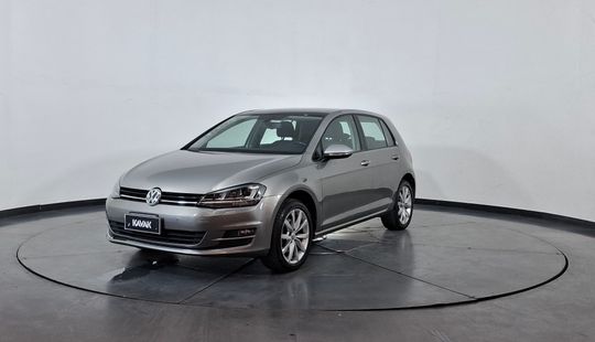 Volkswagen • Golf