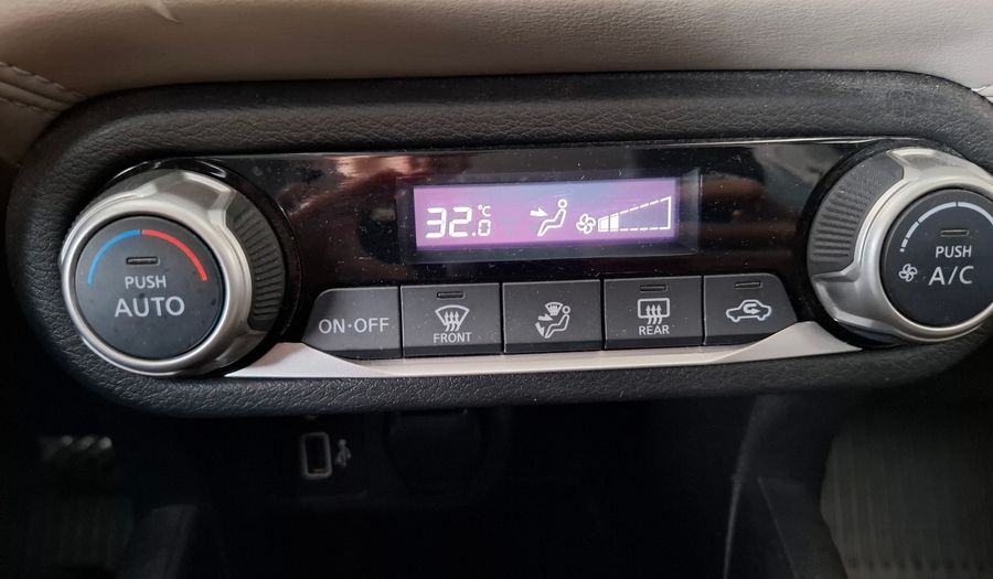 Nissan Versa 1.6 EXCLUSIVE CVT Sedan 2020