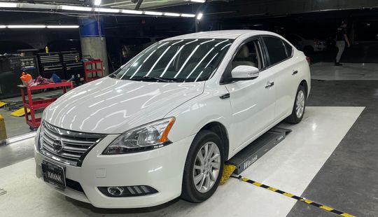 Nissan • Sentra