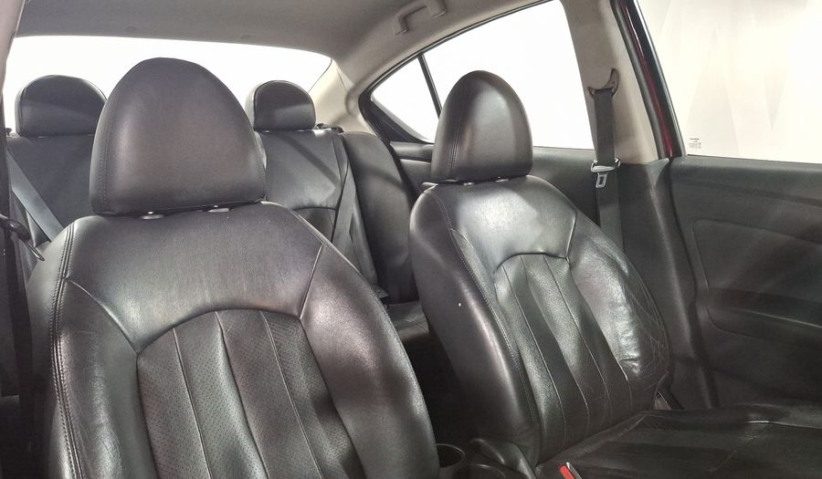 Nissan Versa 1.6 EXCLUSIVE TA AC Sedan 2015