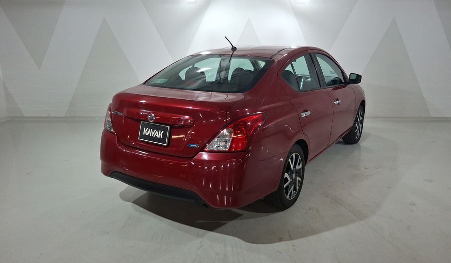Nissan Versa 1.6 EXCLUSIVE TA AC Sedan 2015