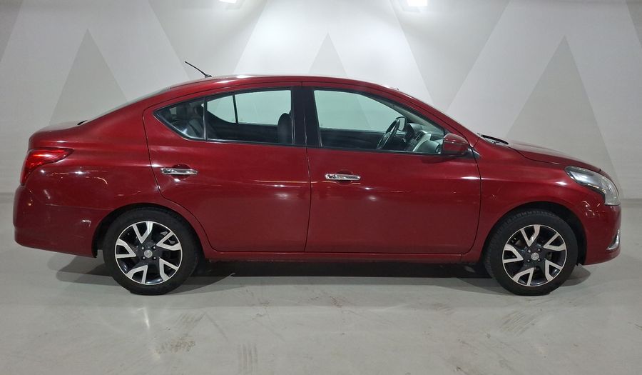Nissan Versa 1.6 EXCLUSIVE TA AC Sedan 2015