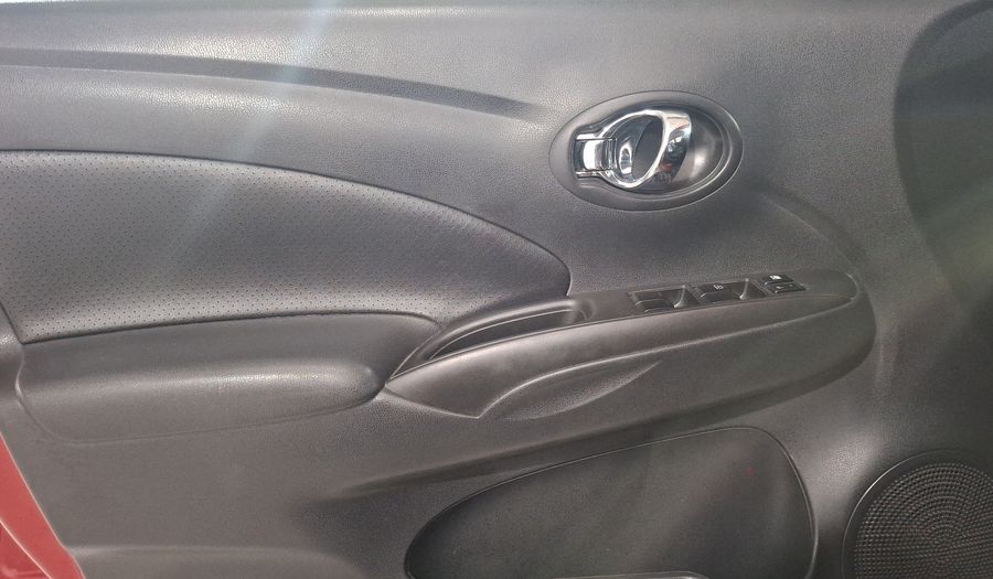 Nissan Versa 1.6 EXCLUSIVE TA AC Sedan 2015