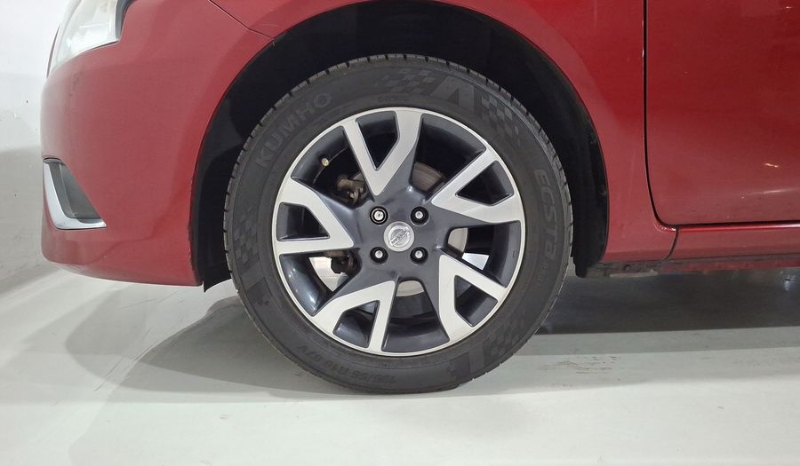 Nissan Versa 1.6 EXCLUSIVE TA AC Sedan 2015