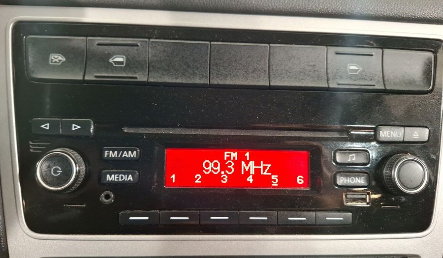 Volkswagen Gol 1.6 GL MT Hatchback 2014