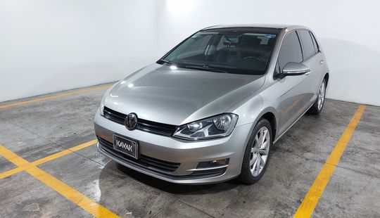 Volkswagen • Golf