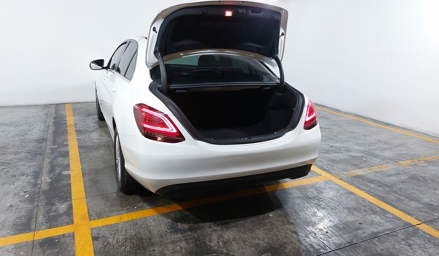 Mercedes Benz Clase C 1.6 180 AUTO Sedan 2019