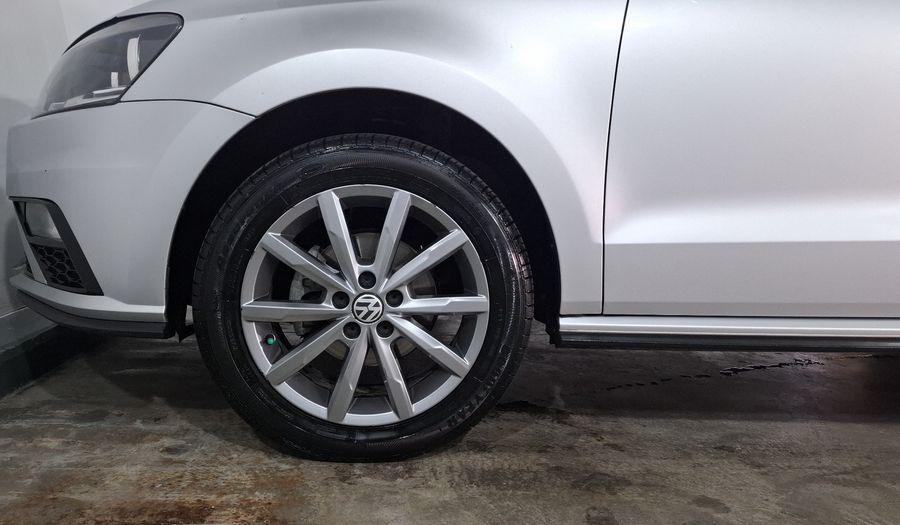 Volkswagen Polo 1.6 COMFORTLINE PLUS AUTO Hatchback 2021