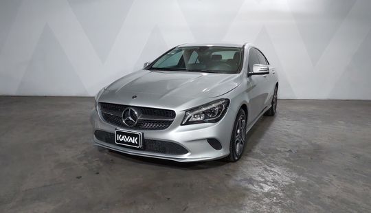Mercedes Benz • Clase CLA