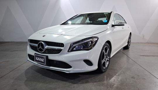 Mercedes Benz • Clase CLA