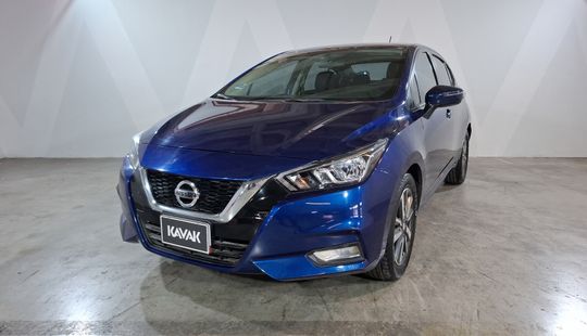Nissan • Versa