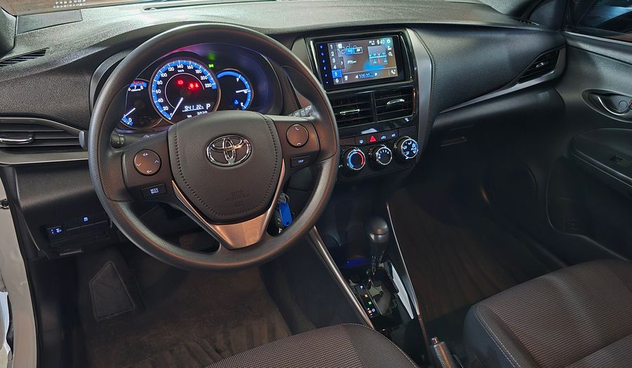 Toyota Yaris 1.5 XS CVT Hatchback 2024