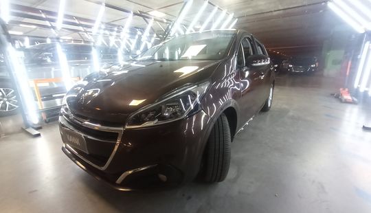 Peugeot • 208