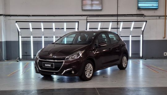 Peugeot • 208