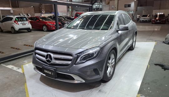 Mercedes Benz • Clase GLA