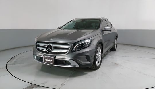 Mercedes Benz • Clase GLA