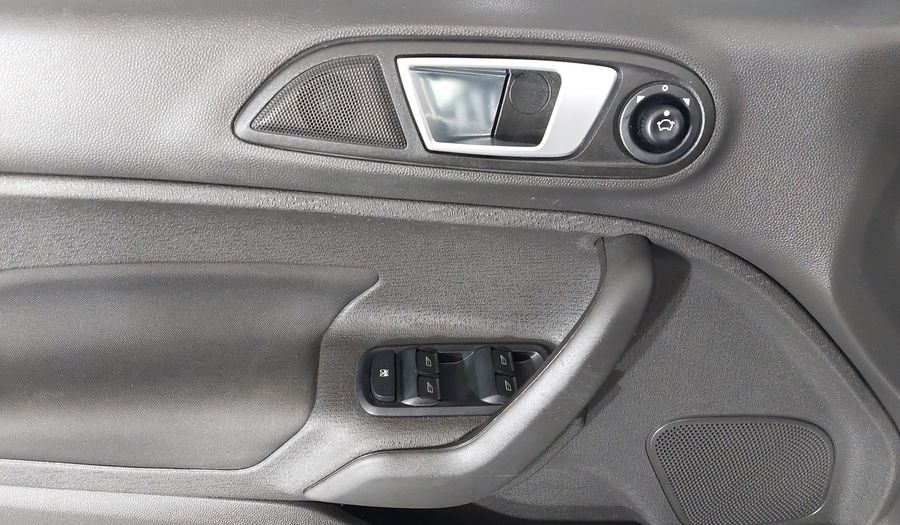 Ford Fiesta SE SEDAN Sedan 2015