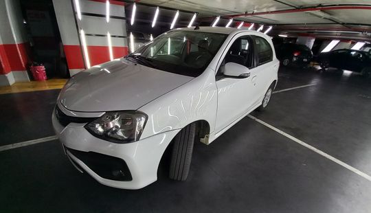 Toyota • Etios