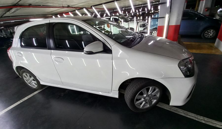 Toyota Etios 1.5 XLS Hatchback 2017
