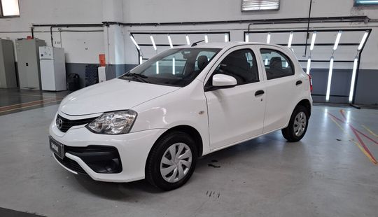 Toyota • Etios