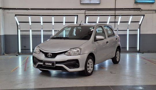 Toyota • Etios