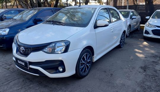 Toyota • Etios