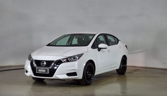 Nissan • Versa