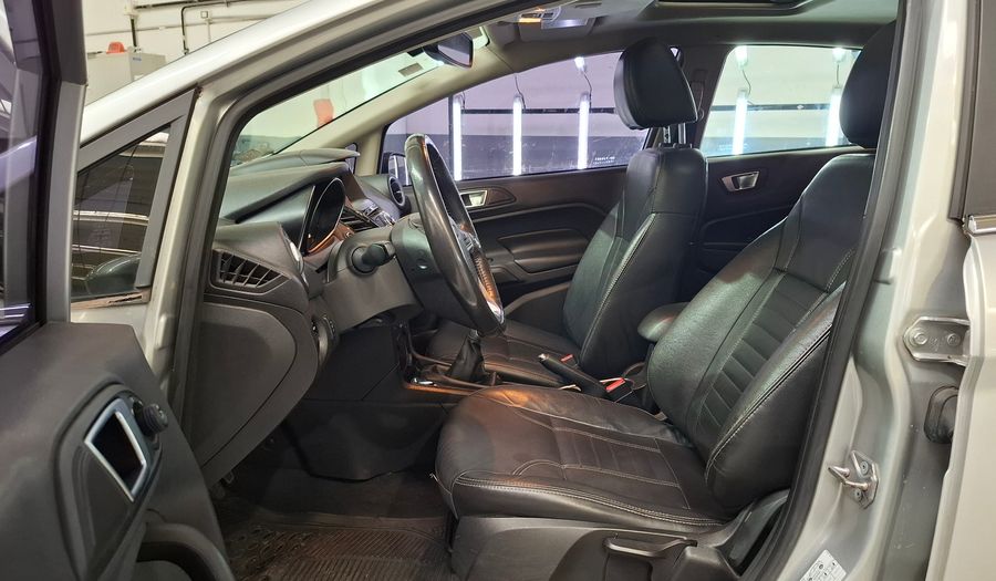 Ford Fiesta Kinetic Design 1.6 TITANIUM Sedan 2015