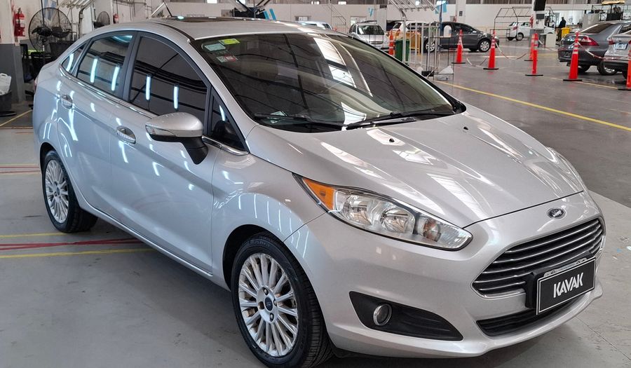 Ford Fiesta Kinetic Design 1.6 TITANIUM Sedan 2015