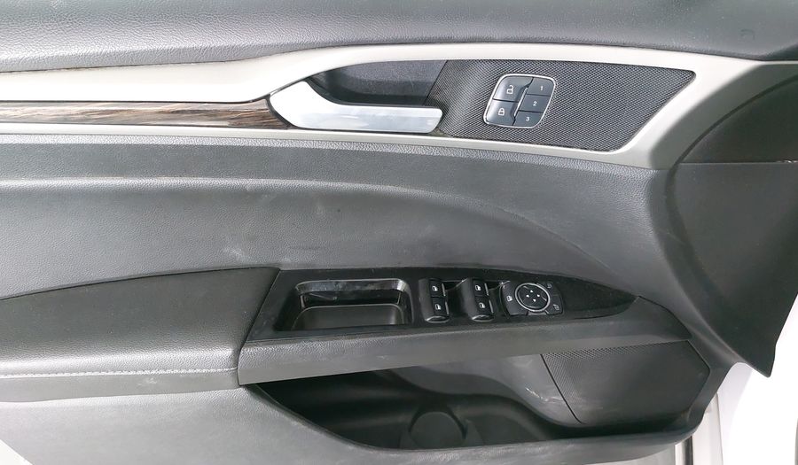 Ford Fusion 2.0 GTDI SE LUXURY AT Sedan 2015