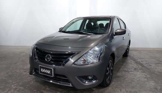 Nissan • Versa