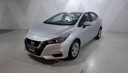 Nissan • Versa