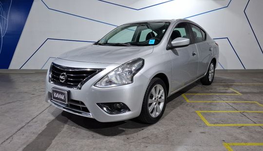 Nissan • Versa