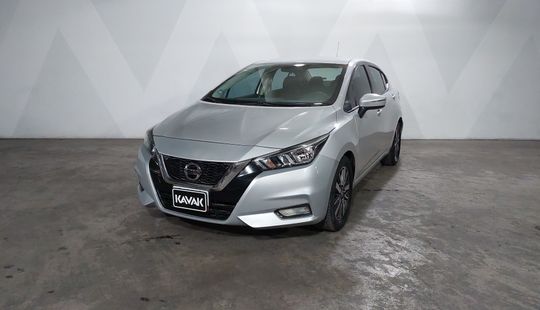 Nissan • Versa